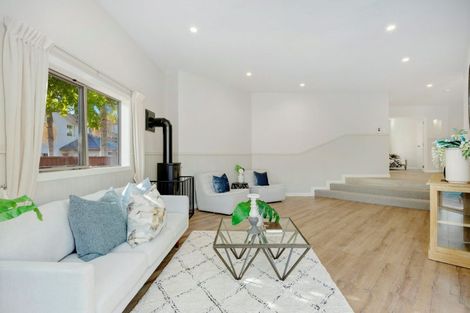 Photo of property in 39 Scarlet Oak Drive, Schnapper Rock, Auckland, 0632