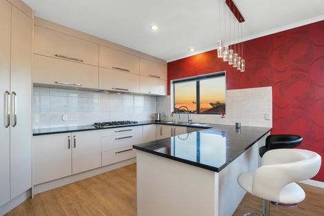 Photo of property in 51 Saralee Drive, Manurewa, Auckland, 2105