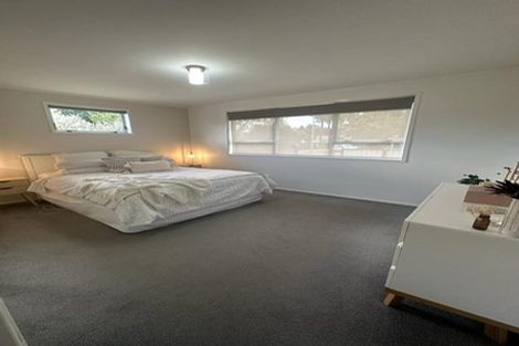 Photo of property in 14 Pukeroa Place, Papakura, 2110