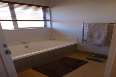 Photo of property in 17 Foresters Crescent, Parklands, Christchurch, 8083