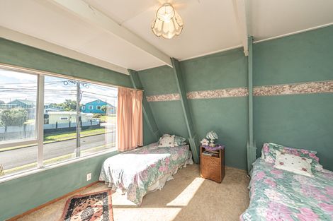 Photo of property in 5 Ashton Terrace, Castlecliff, Whanganui, 4501