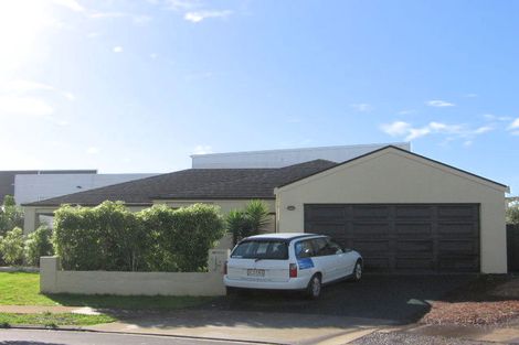 Photo of property in 19 Magee Place, East Tamaki Heights, Auckland, 2016
