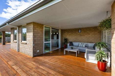 Photo of property in 86 Karamea Street, Whalers Gate, New Plymouth, 4310