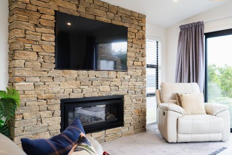 Photo of property in 18 Caledonia Drive, Mosgiel, 9024