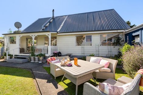 Photo of property in 14 Cumming Street, Okato, 4335