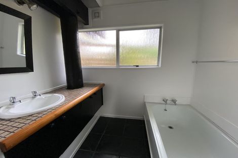 Photo of property in 33 Reynolds Place, Torbay, Auckland, 0630