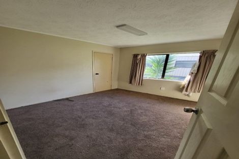 Photo of property in 1/40 Hollyford Drive, Clover Park, Auckland, 2105