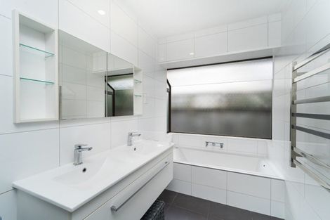 Photo of property in 108 John F Kennedy Drive, Milson, Palmerston North, 4414