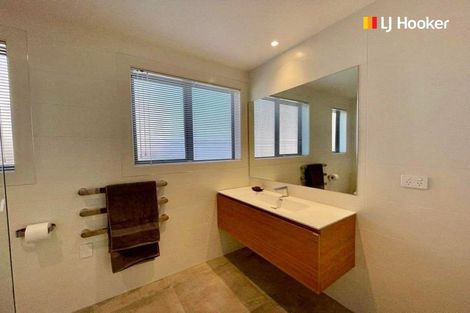 Photo of property in 42a Beach Street, Saint Clair, Dunedin, 9012