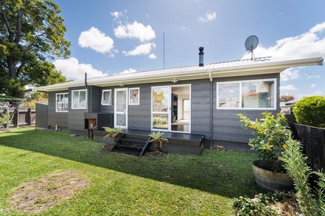 Photo of property in 97 Hillcrest Drive, Kelvin Grove, Palmerston North, 4414