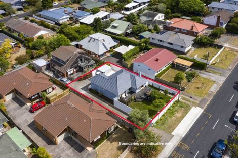 Photo of property in 1/58 Hillcrest Avenue, Hillcrest, Auckland, 0627