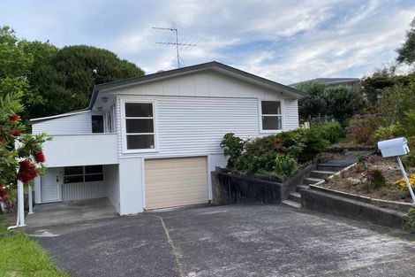 Photo of property in 5 Juniper Road, Sunnynook, Auckland, 0620