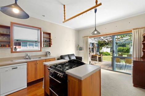 Photo of property in 8 Manu Crescent, Upper Vogeltown, New Plymouth, 4310