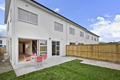 Photo of property in 2 Briddock Way, Swanson, Auckland, 0614