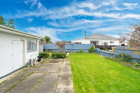 Photo of property in 35 Hargest Crescent, Saint Kilda, Dunedin, 9012