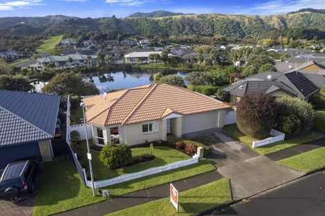 Photo of property in 5 Lorna Irene Drive, Raumati South, Paraparaumu, 5032