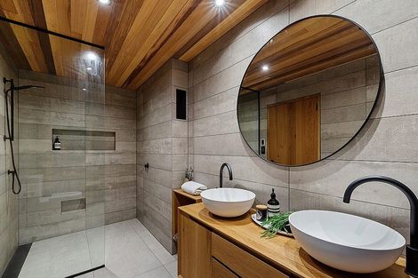 Photo of property in 124a Seaview Road, Piha, New Lynn, 0772