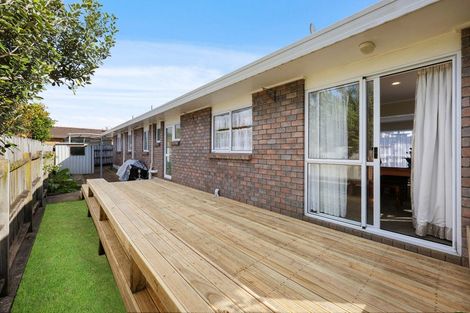Photo of property in 1/242 Botany Road, Golflands, Auckland, 2013