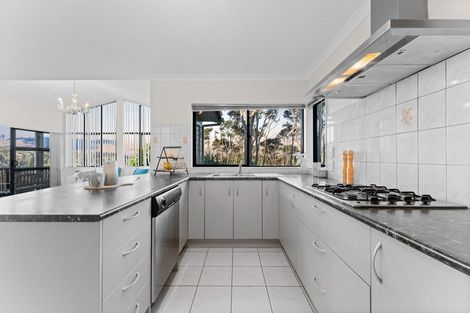 Photo of property in 64 San Valentino Drive, Henderson, Auckland, 0612