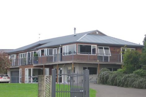 Photo of property in 12 Burgundy Park Avenue, Henderson, Auckland, 0612