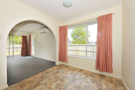 Photo of property in 2/3 Sequoia Place, Parklands, Christchurch, 8083