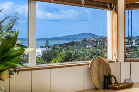 Photo of property in 1/25 Hythe Terrace, Mairangi Bay, Auckland, 0630