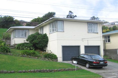 Photo of property in 16 Baylands Drive, Newlands, Wellington, 6037