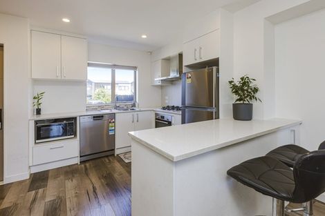 Photo of property in 152 Battalion Drive, Papakura, 2110