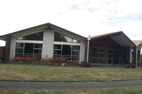 Photo of property in 3 Cedar Crescent, Feilding, 4702