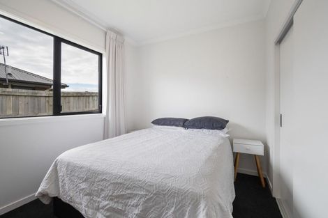 Photo of property in 18 Atlantic Drive, Fitzherbert, Palmerston North, 4410