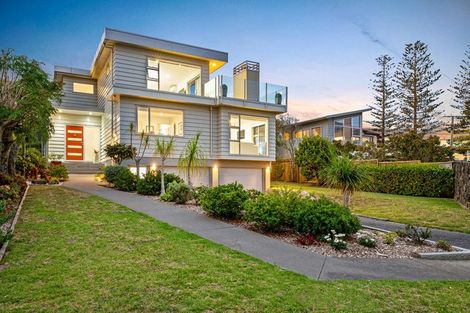 Photo of property in 12 Rangitoto Terrace, Milford, Auckland, 0620