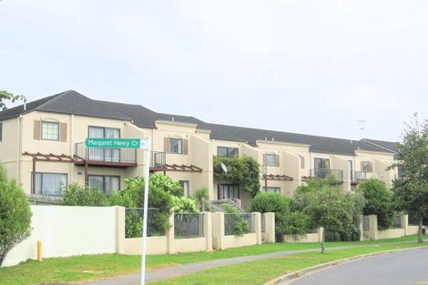 Photo of property in 8/78 Fernhill Way, Oteha, Auckland, 0632