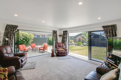 Photo of property in 25 Delta Mews Place, Clive, 4102