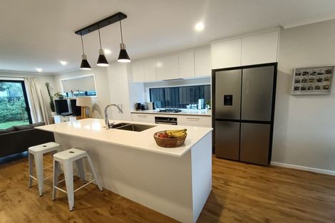 Photo of property in 72 Mawai Hakona Drive, Wallaceville, Upper Hutt, 5018