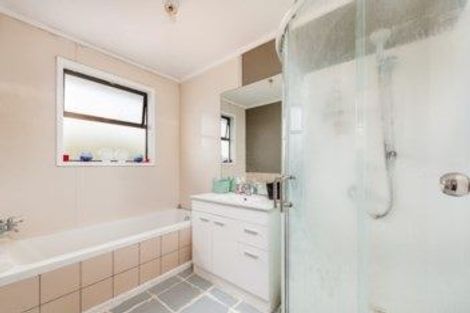 Photo of property in 12a Sabulite Road, Kelston, Auckland, 0602