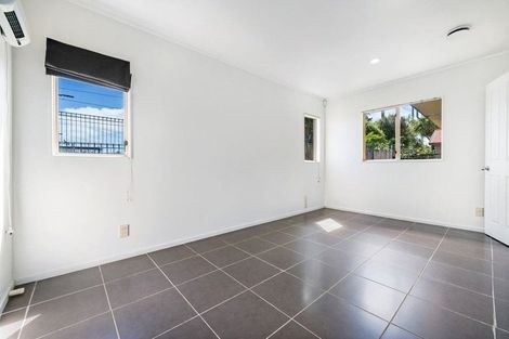 Photo of property in 5/17 Neta Grove, Henderson, Auckland, 0612