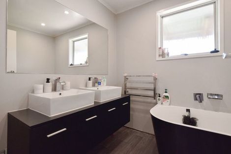 Photo of property in 19 Mallard Drive, Selwyn Heights, Rotorua, 3015