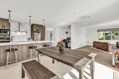 Photo of property in 11 Kaurinui Crescent, One Tree Point, 0118