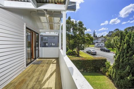 Photo of property in 17 Halberg Street, Glenfield, Auckland, 0629