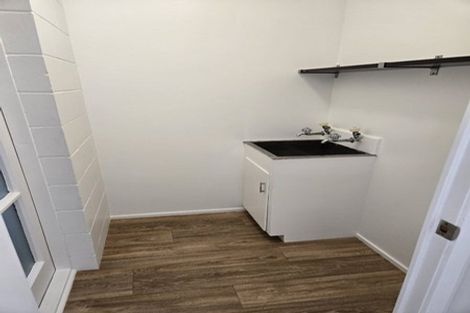 Photo of property in 1/74 La Trobe Street, Pakuranga Heights, Auckland, 2010