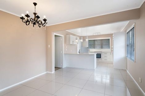 Photo of property in 16 Coniston Avenue, Te Atatu South, Auckland, 0610