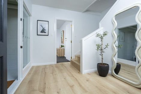 Photo of property in 13 Hume Drive, Hillcrest, Auckland, 0627