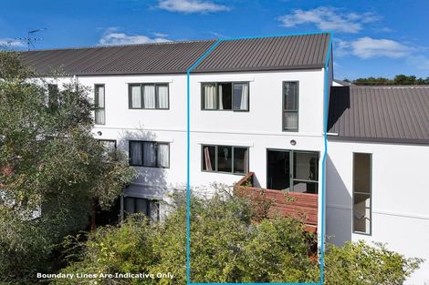 Photo of property in Lynn Park Terrace, 7/12 Ambrico Place, New Lynn, Auckland, 0600