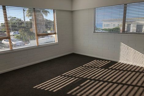 Photo of property in 85 Wade River Road, Stanmore Bay, Whangaparaoa, 0932