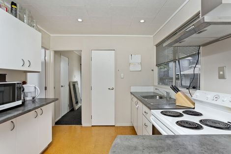 Photo of property in 1/244 East Coast Road, Forrest Hill, Auckland, 0620