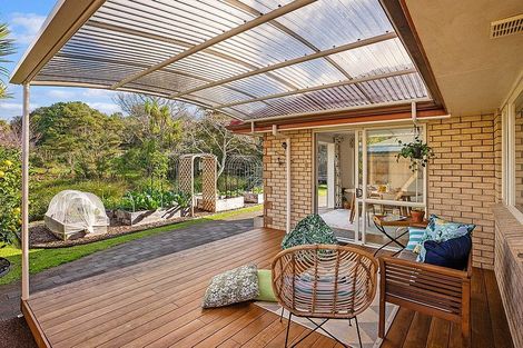 Photo of property in 16 Semillon Avenue, Henderson, Auckland, 0612