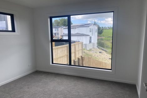 Photo of property in 5 Kautawa Lane, Massey, 0614