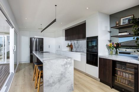 Photo of property in 13 Hume Drive, Hillcrest, Auckland, 0627