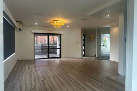 Photo of property in 29 Goodwood Drive, Goodwood Heights, Auckland, 2105
