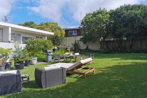 Photo of property in 5/19a Forrest Hill Road, Milford, Auckland, 0620